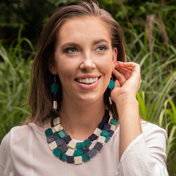 Artisan Teal Blue White Natural 3 Layer Bib Necklace Adjustable 3" Extender NWT - Picture 6 of 6